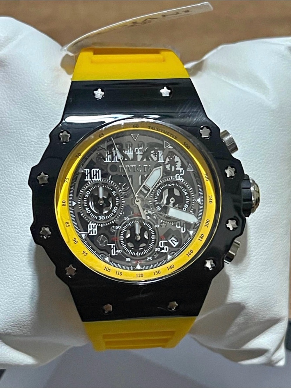 nvicta Racing Vaulthan Men's Watch - 44mm, Yellow & Black 
(69670) New